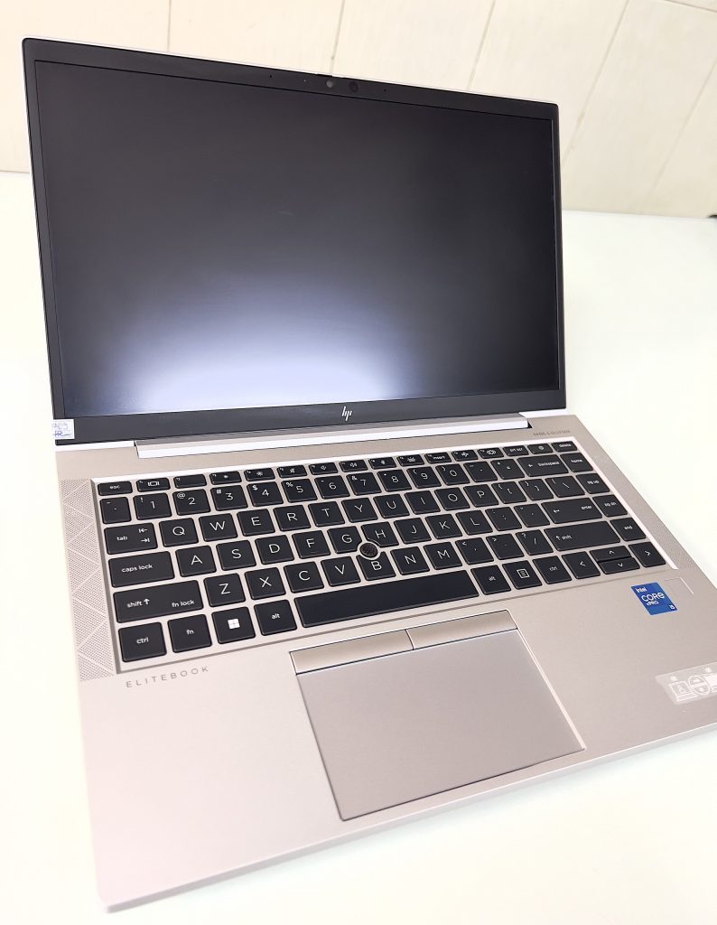 laptop-cu-840-g8-gia