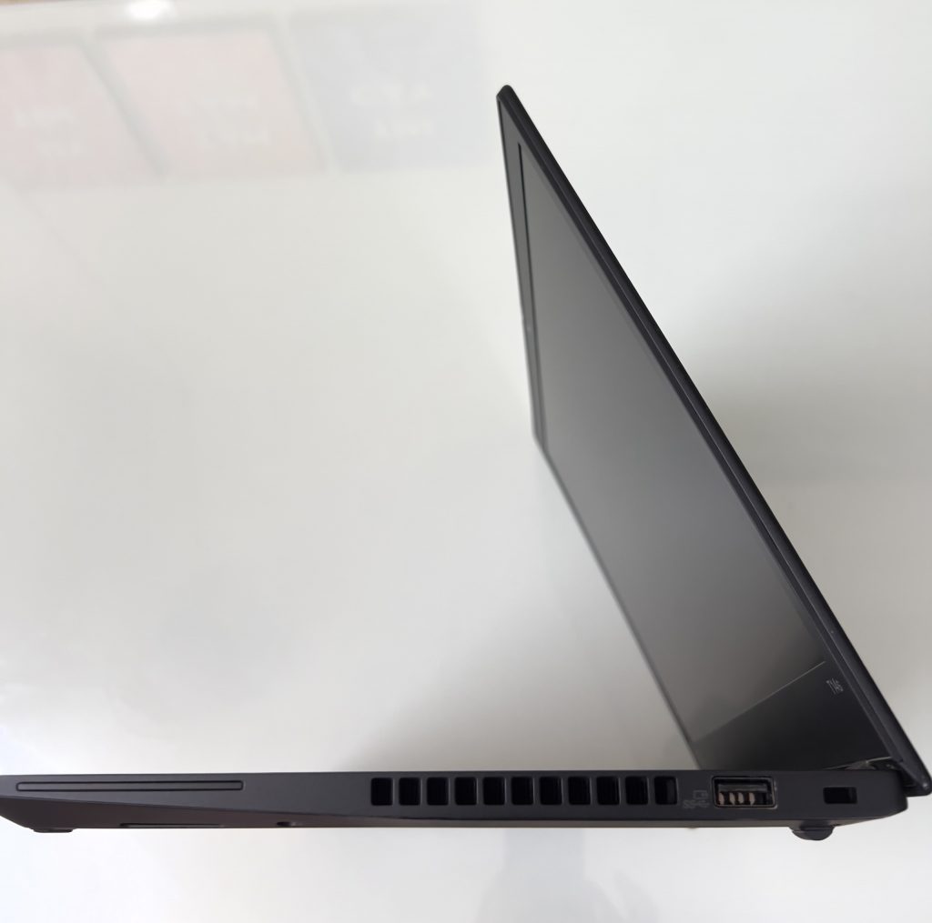 laptop-cu-thinkpad-t14s-gia