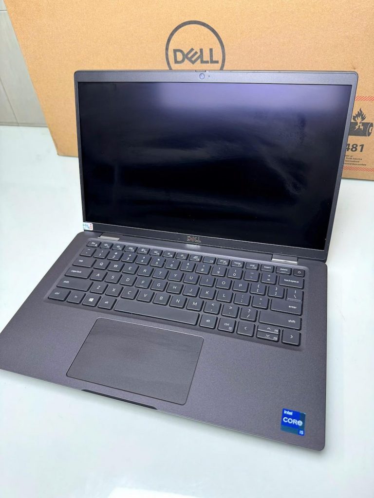 Ngoại hình thực tế laptop Dell Latitude 7420 cũ tại LaptopDT
